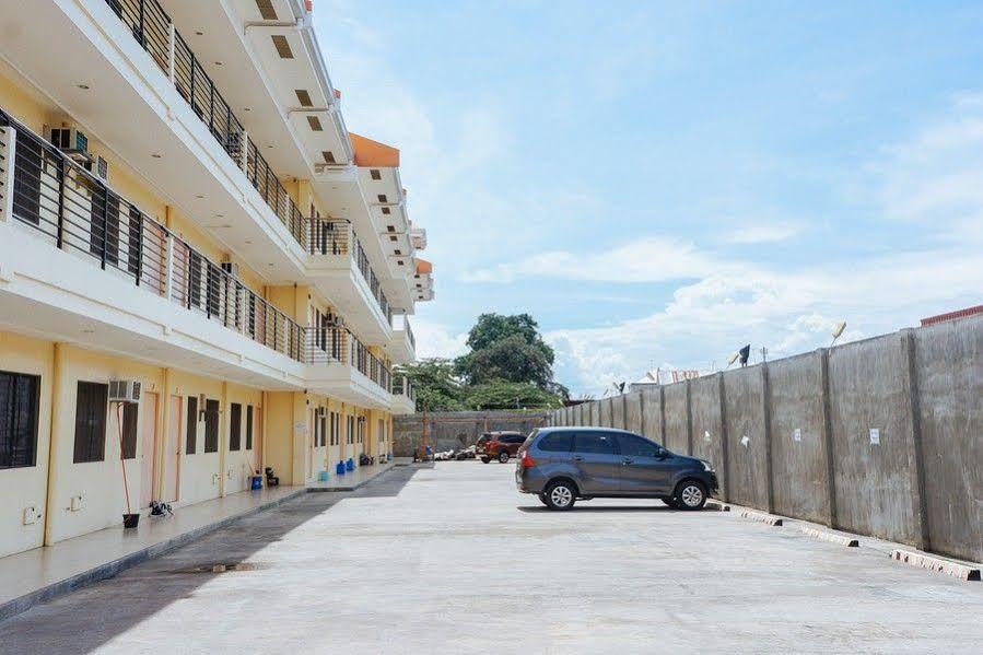 Reddoorz Plus Near Talisay Town Center Exterior foto